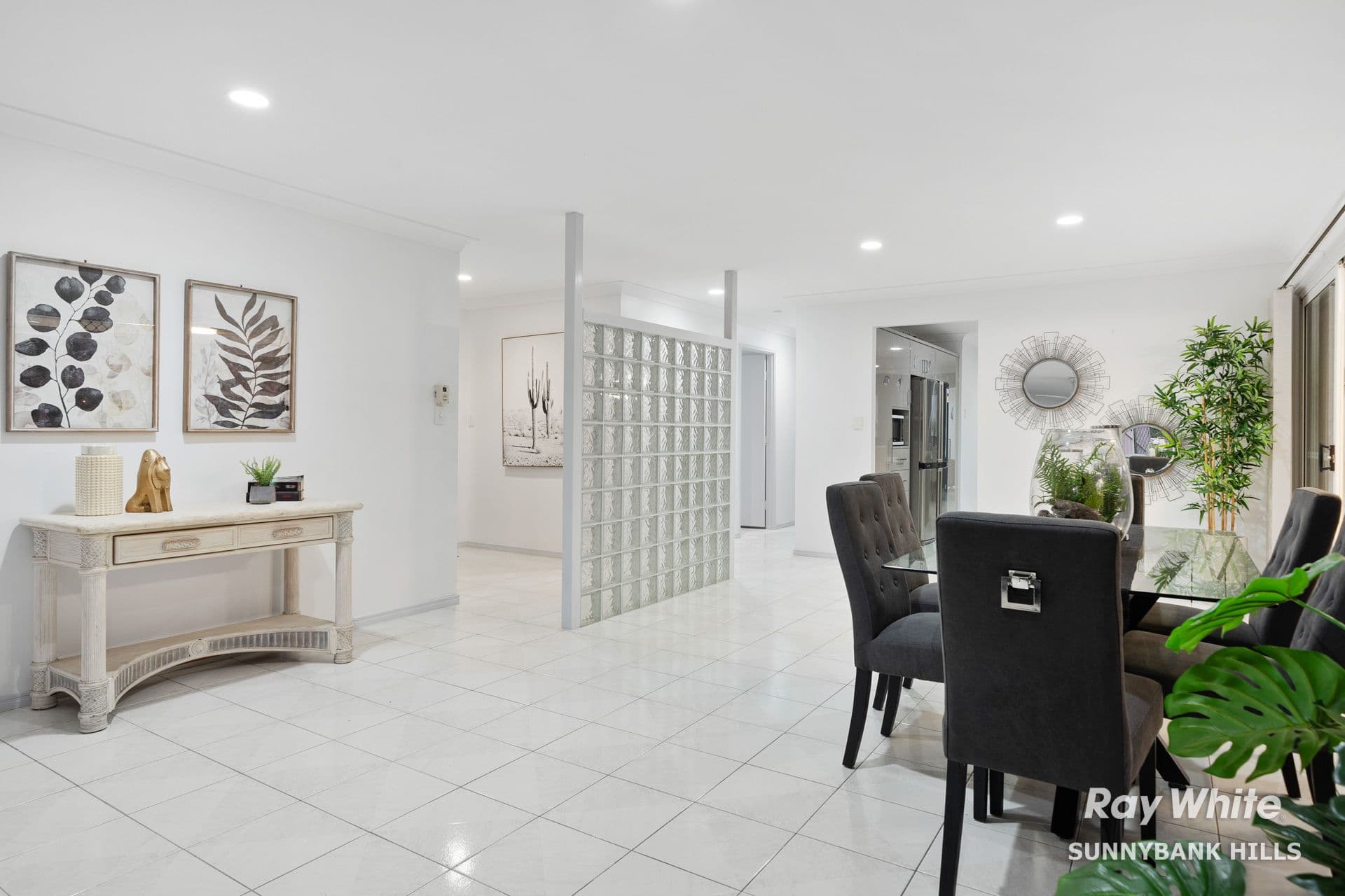 48 Alphitonia Crescent, Sunnybank Hills QLD 4109, Sunnybank Hills - Thumbnail 4