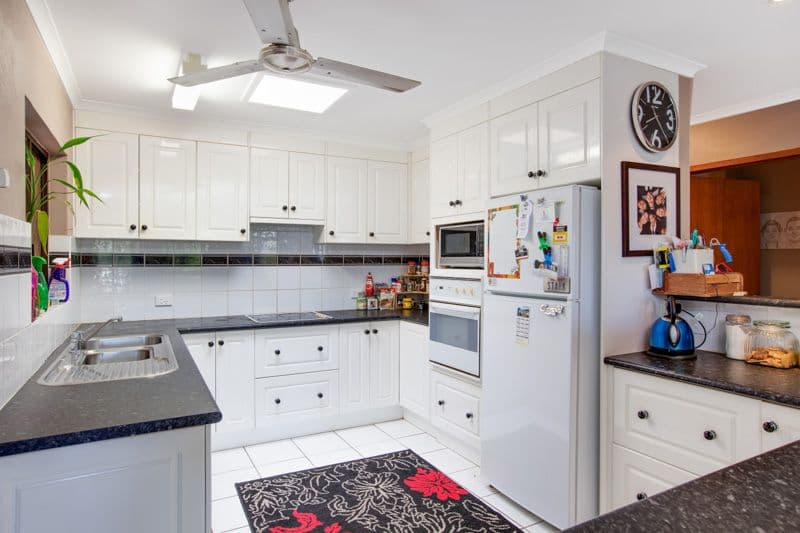 37 Vista Street, BAYVIEW HEIGHTS QLD 4868, Bayview Heights - Thumbnail 2