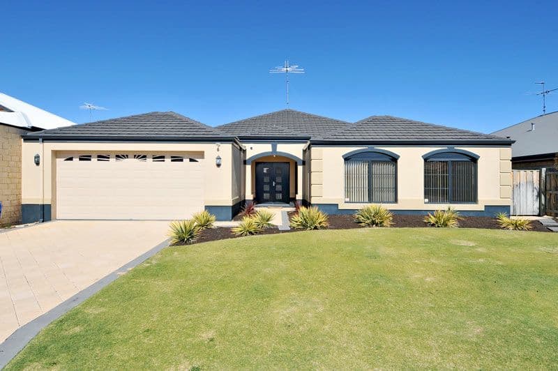 5 Binda Way, HALLS HEAD WA 6210, Halls Head - Image 1