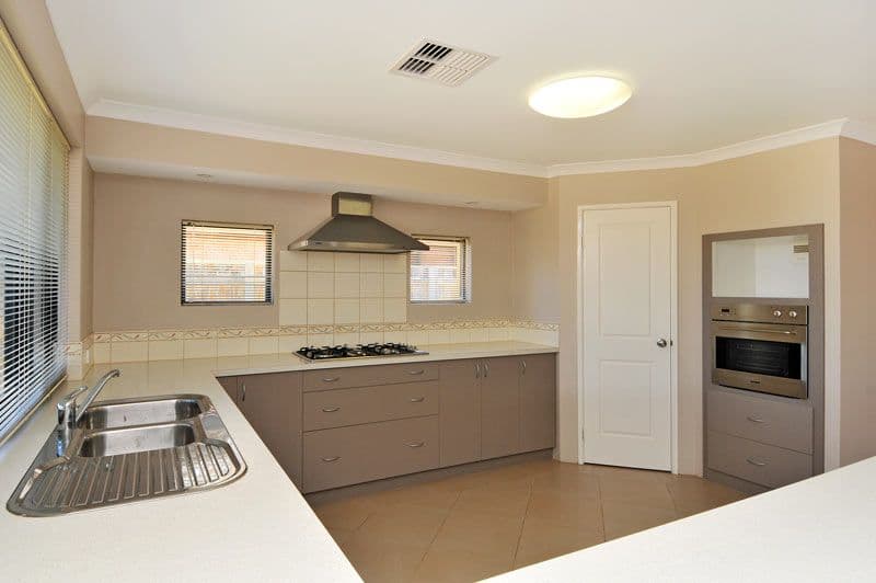 5 Binda Way, HALLS HEAD WA 6210, Halls Head - Thumbnail 5