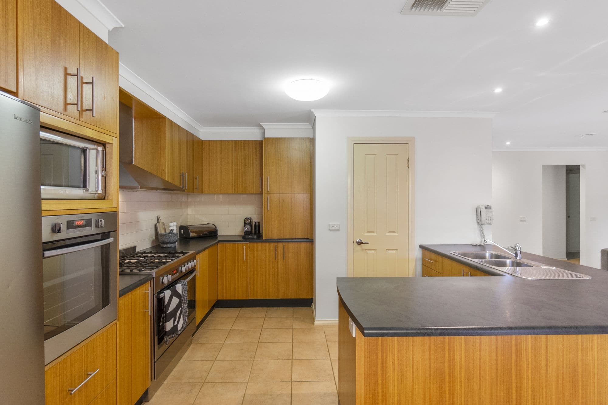 3 Ribera Court, Werribee VIC 3030, Werribee - Thumbnail 8