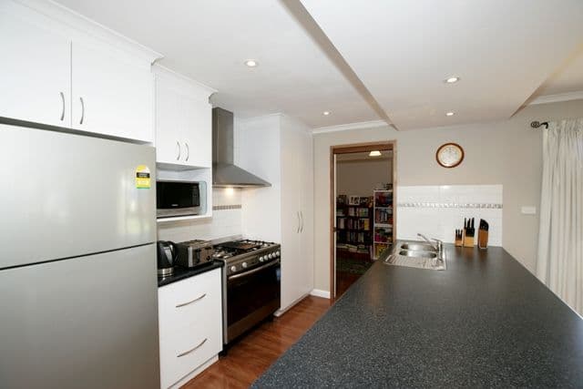 16 Ilex Street, LAKE ALBERT NSW 2650, Lake Albert - Thumbnail 3