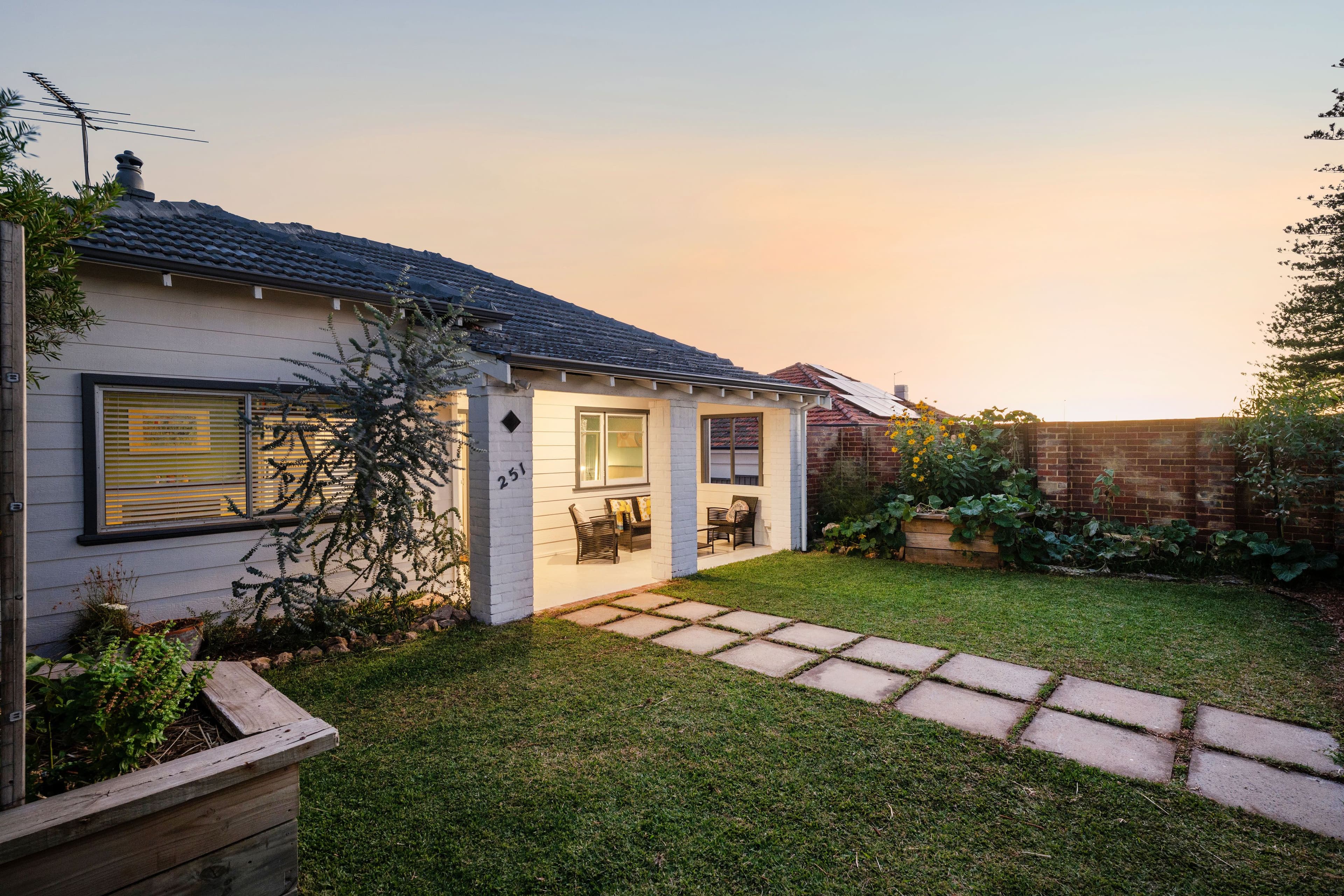 251 South Street, Beaconsfield WA 6162, Beaconsfield - Thumbnail 2