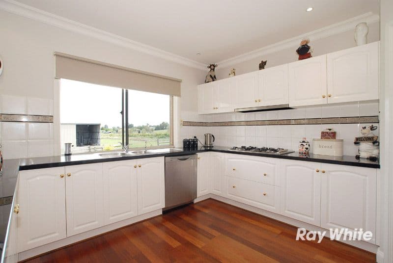 64 Browns Road, DEVON MEADOWS VIC 3977, Devon Meadows - Thumbnail 2