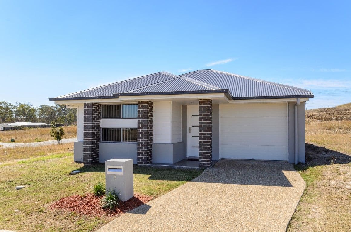 7 Avocet Road, Kirkwood QLD 4680, Kirkwood - Image 1