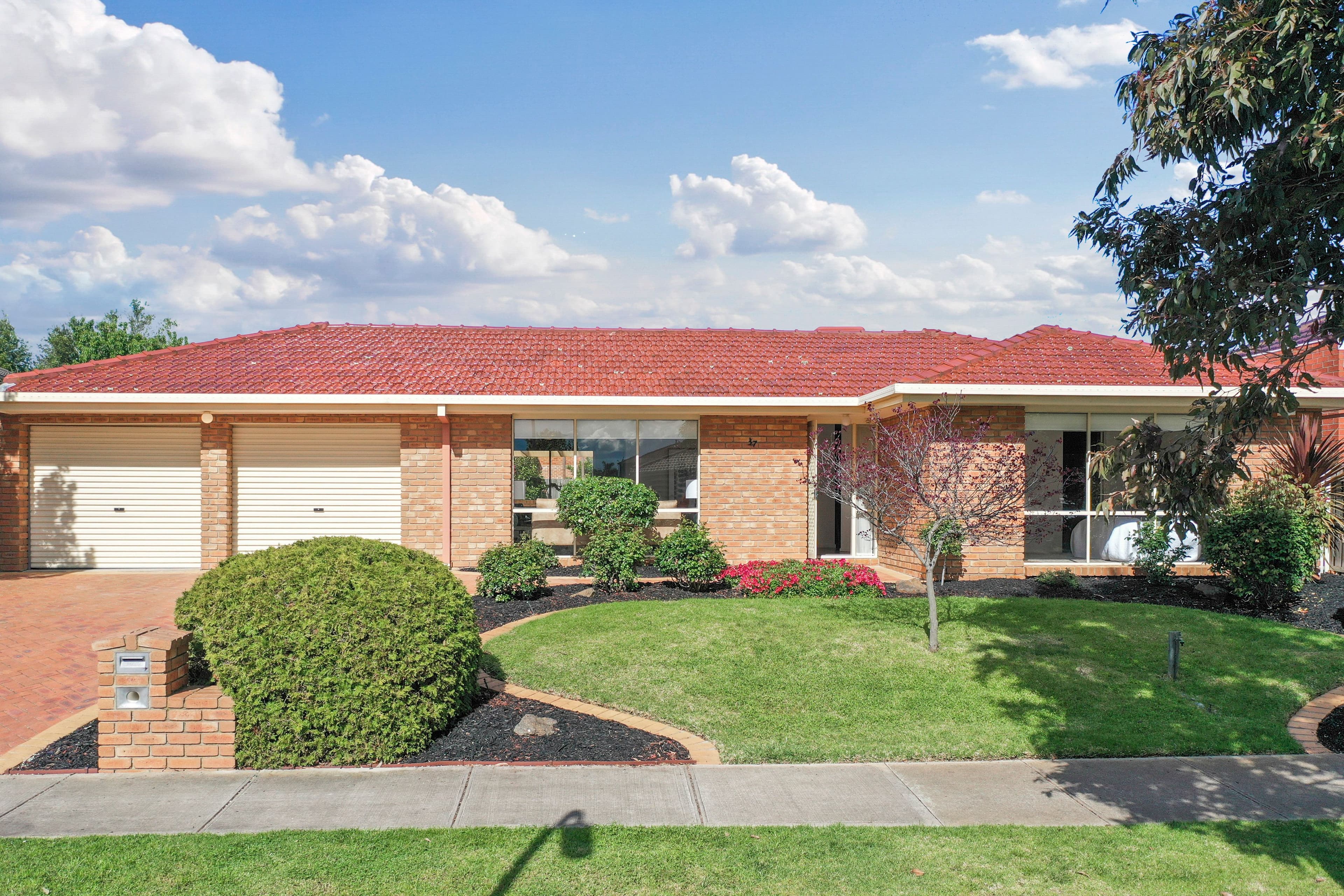 37 Hannah Avenue, Hillside VIC 3037, Hillside - Image 1