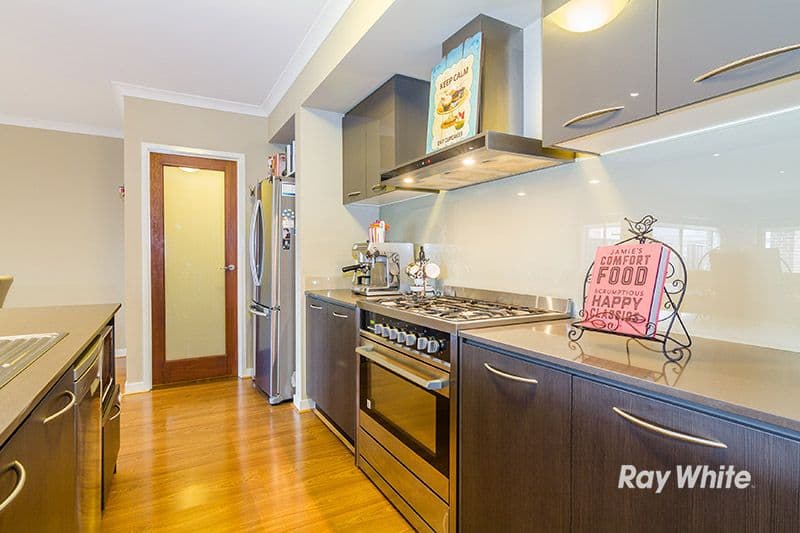 19 Gelderland Drive, Clyde North VIC 3978, Clyde North - Thumbnail 4