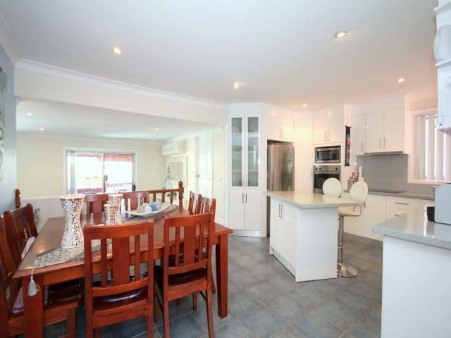 7 Hazel Street, GEORGES HALL NSW 2198, Georges Hall - Thumbnail 2