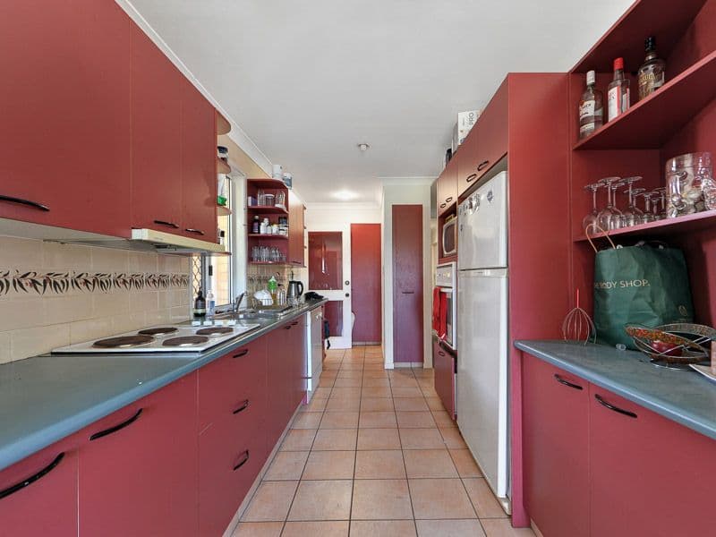 22 Vaggelas Crescent, Biggera Waters QLD 4216, Biggera Waters - Thumbnail 3