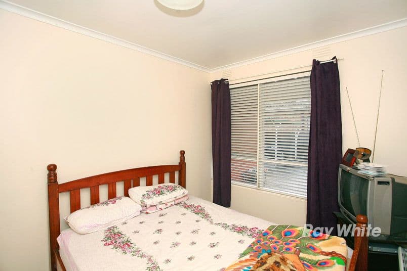 61 Lawn Road, NOBLE PARK VIC 3174, Noble Park - Thumbnail 8