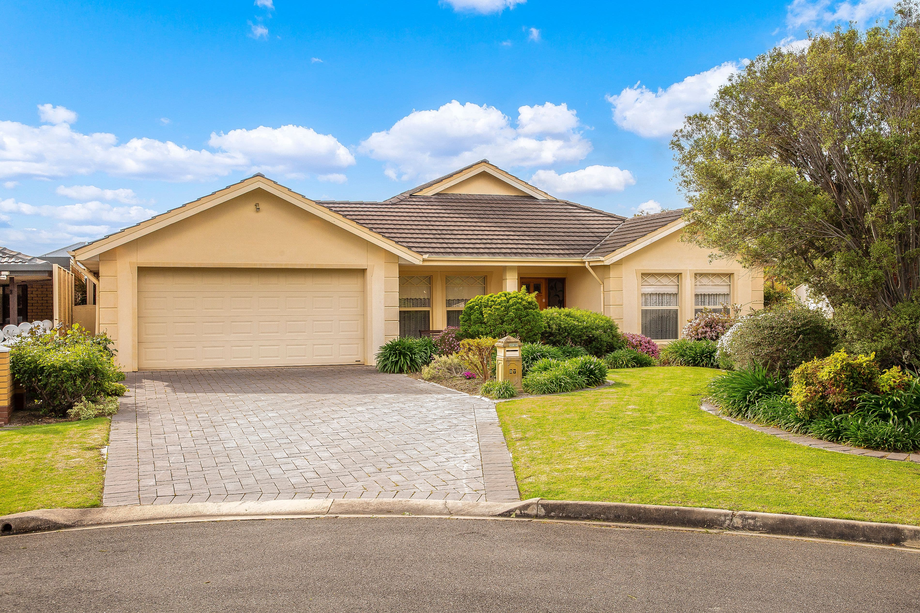 27 Castle Street, Athelstone SA 5076, Athelstone - Image 1