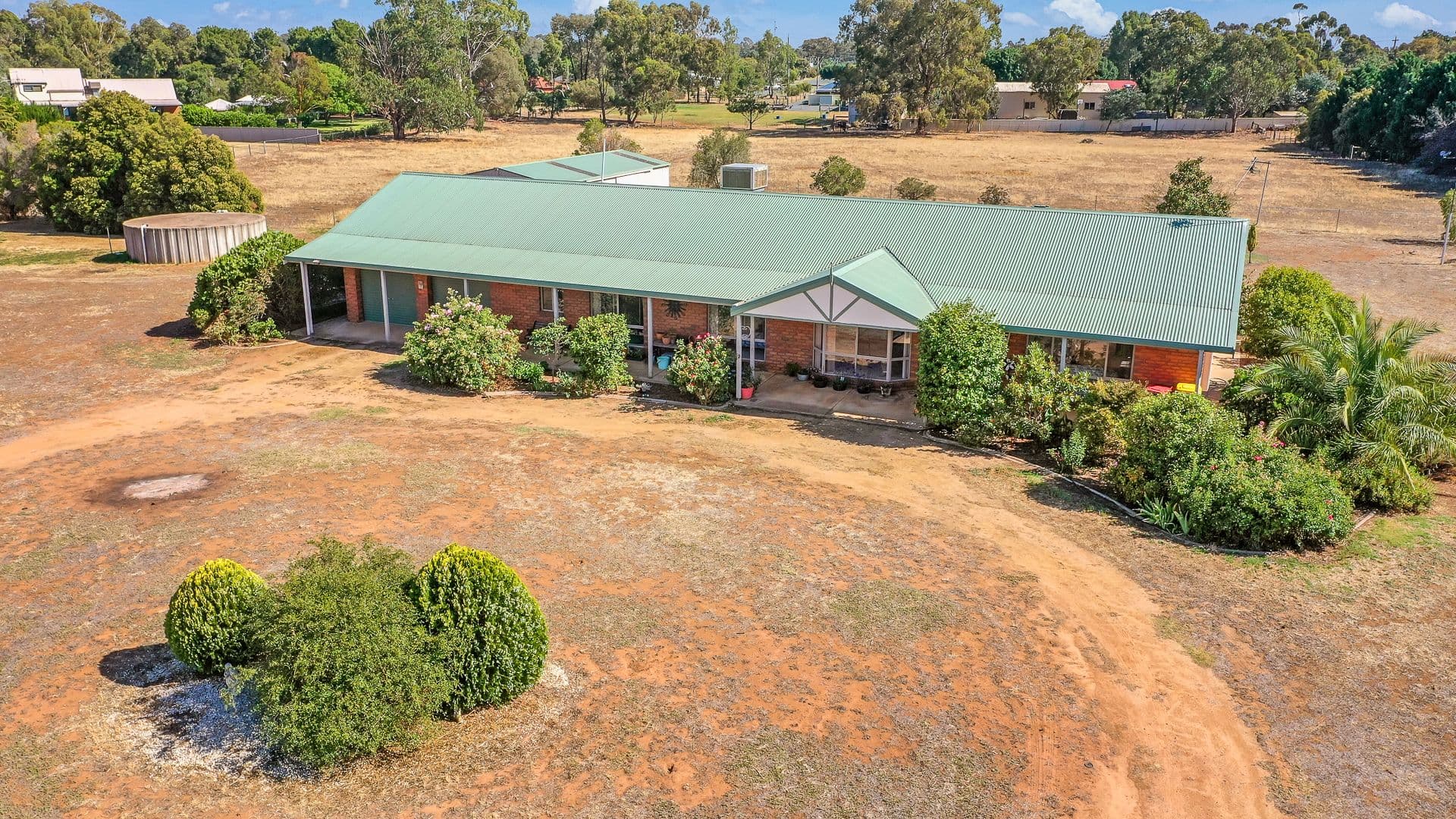 5 Jess Drive, Rochester VIC 3561, Rochester - Thumbnail 2