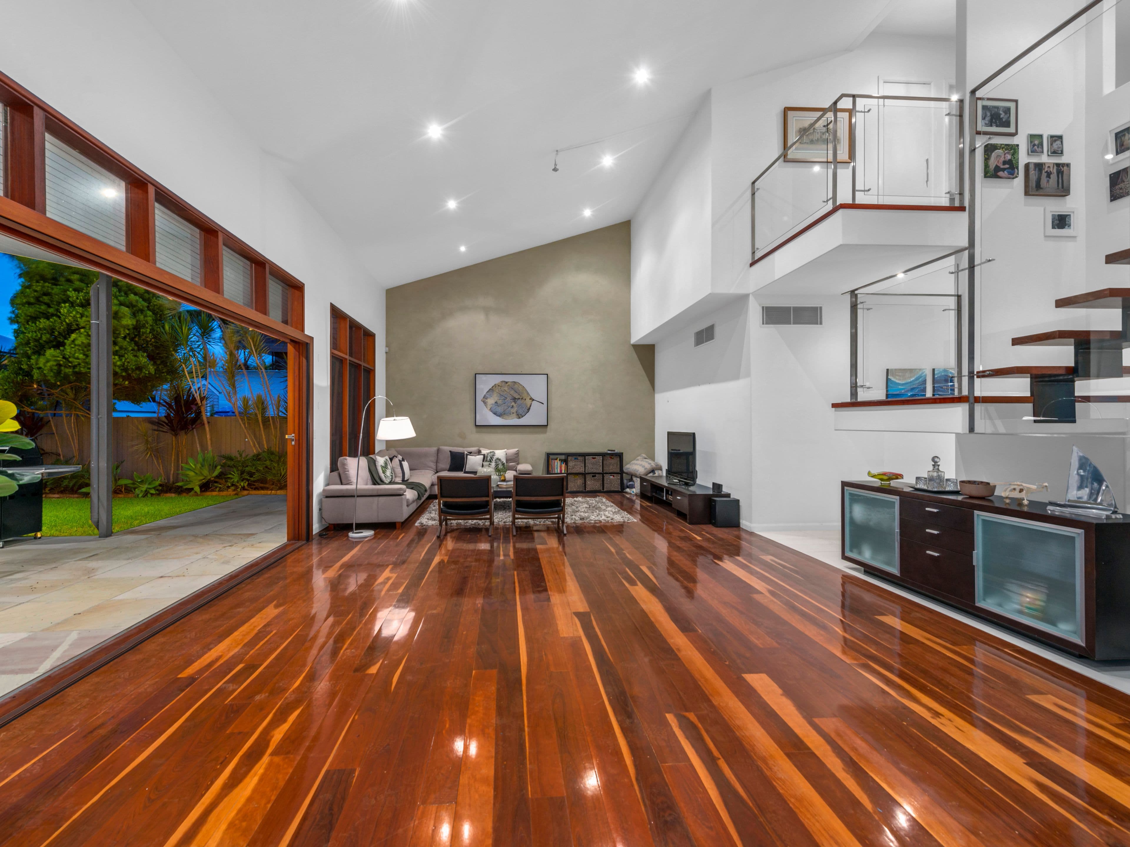 27 Mcdonald Street, Hawthorne QLD 4171, Hawthorne - Thumbnail 2
