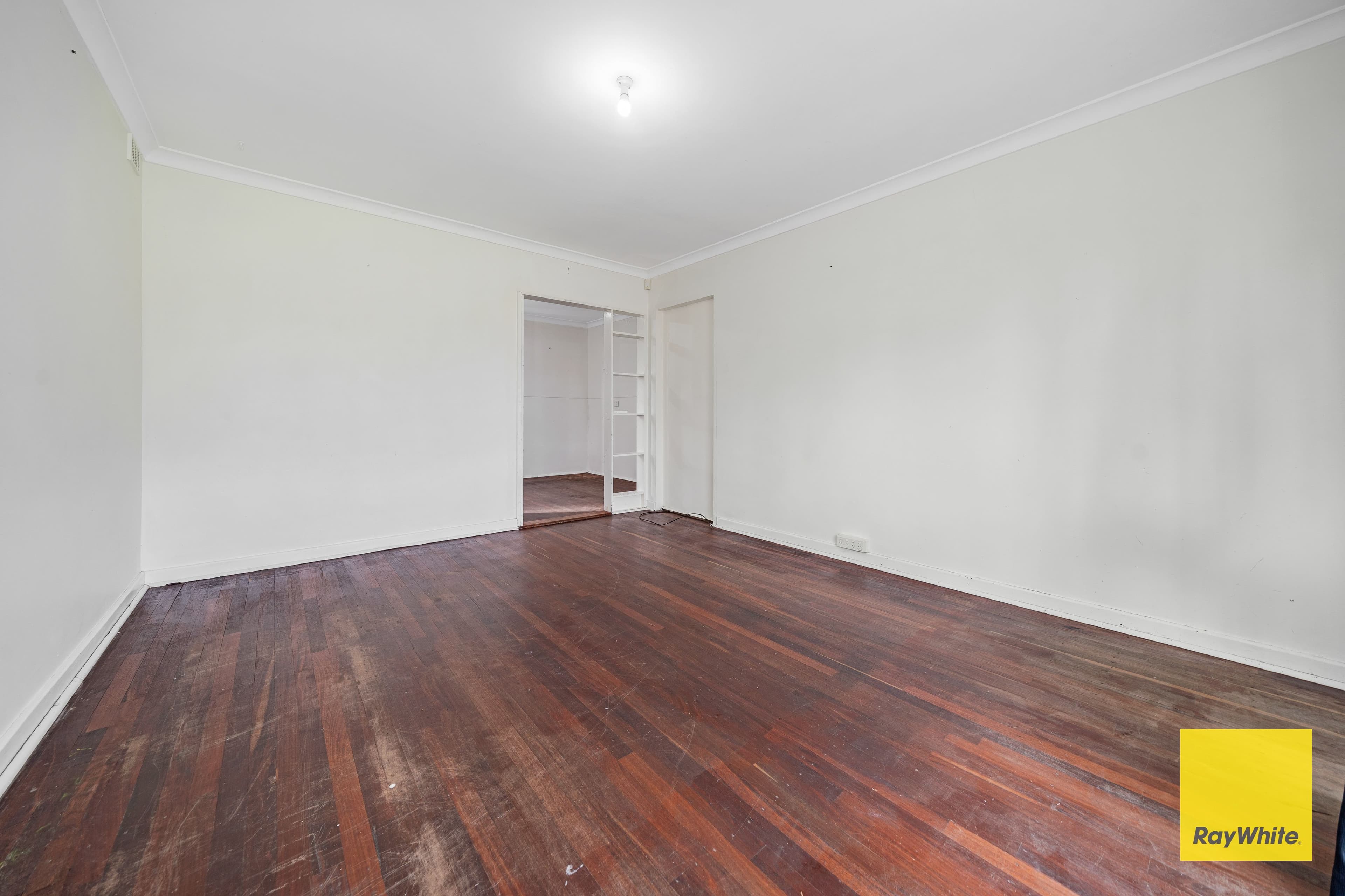 10 Roydon Way, Girrawheen WA 6064, Girrawheen - Thumbnail 3