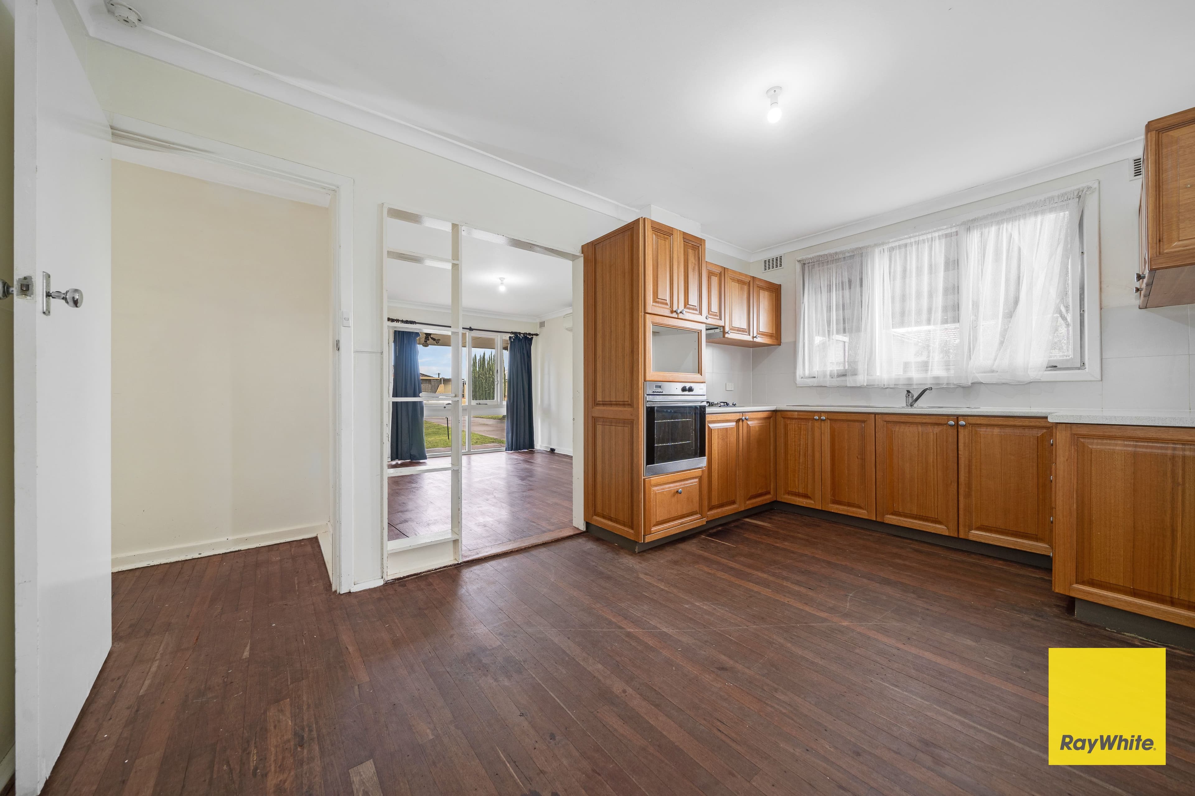 10 Roydon Way, Girrawheen WA 6064, Girrawheen - Thumbnail 5