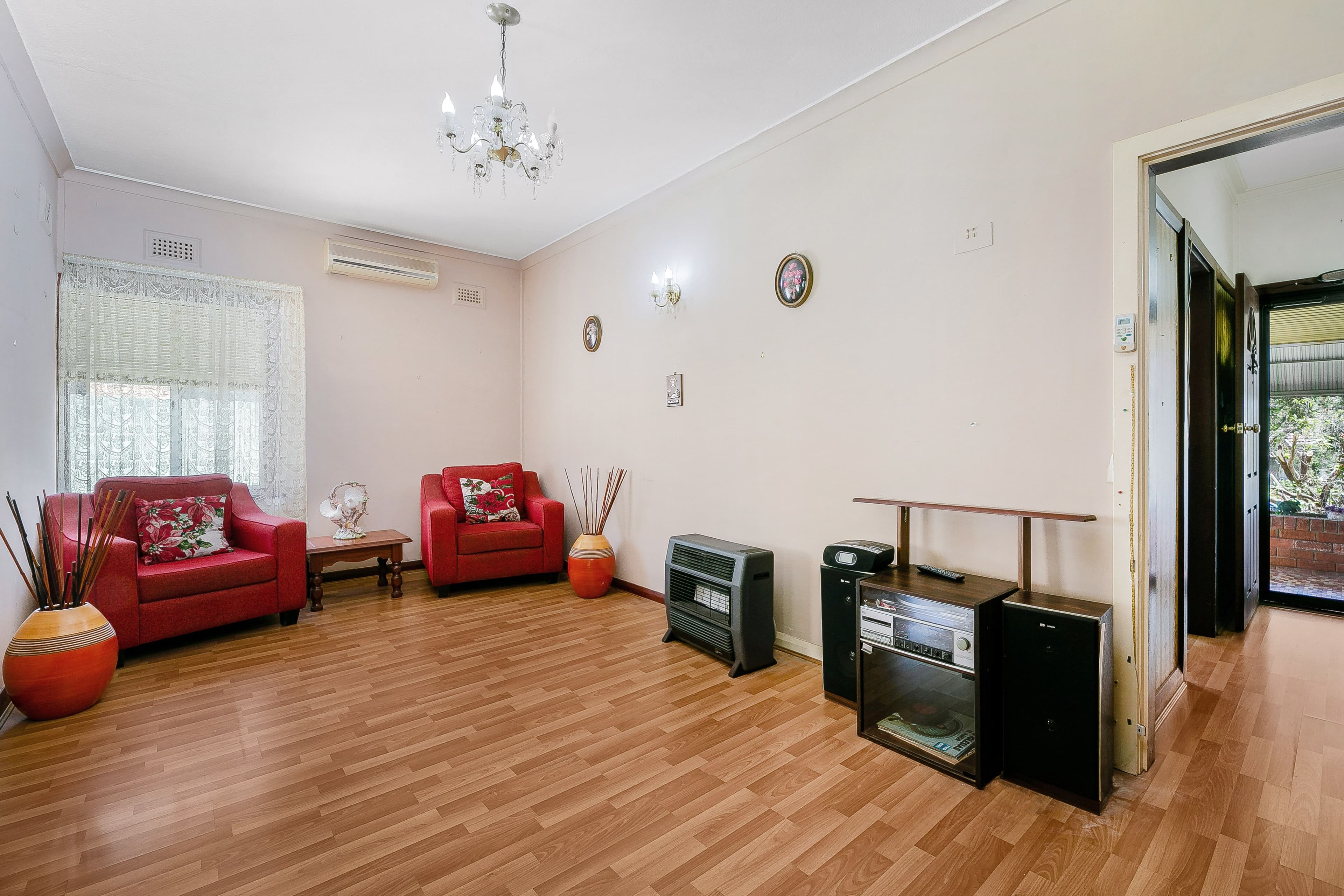 4 Narwee Avenue, Narwee NSW 2209, Narwee - Thumbnail 2