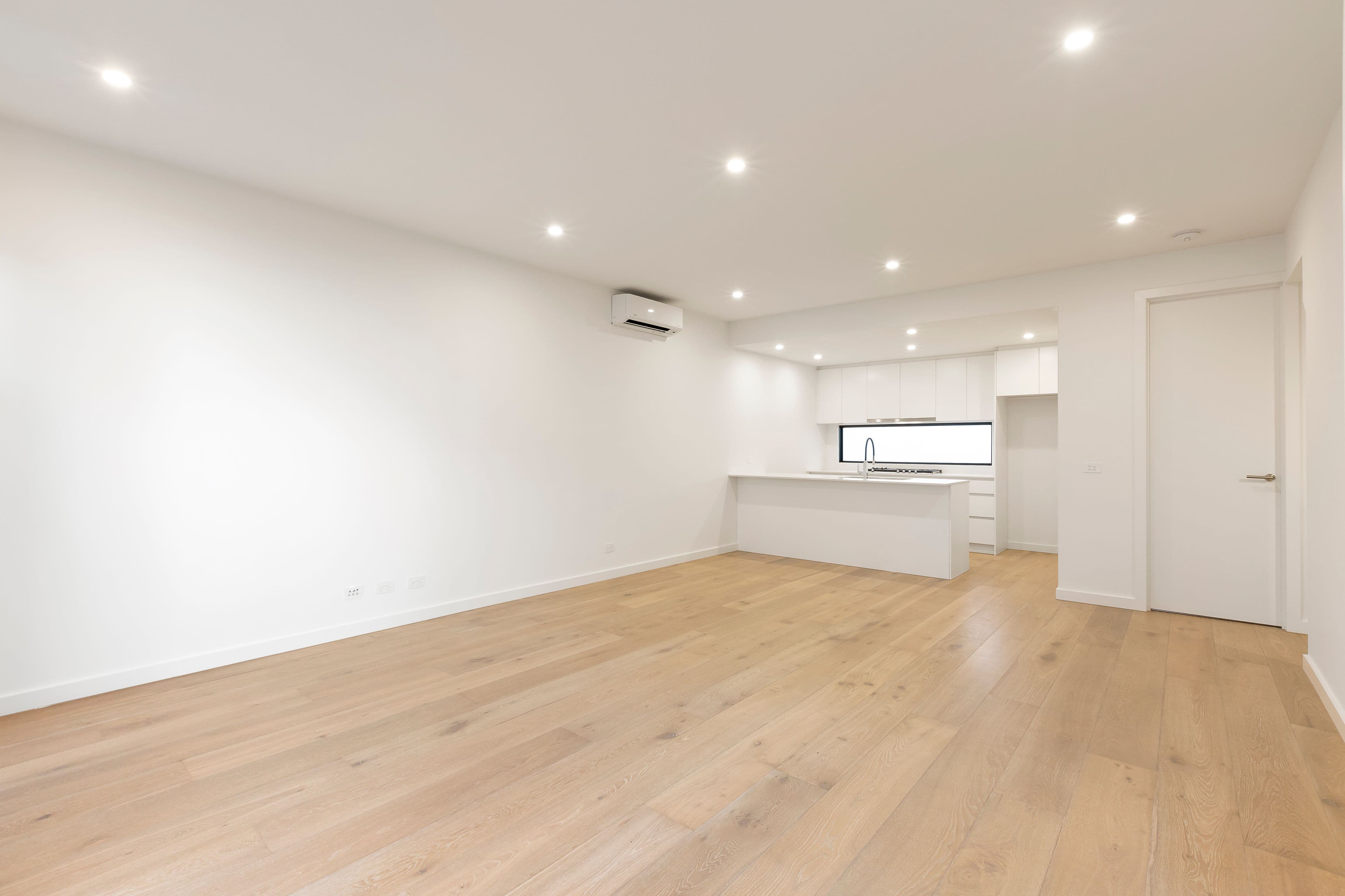 18 Nepean Highway, Seaford VIC 3198, Seaford - Thumbnail 6