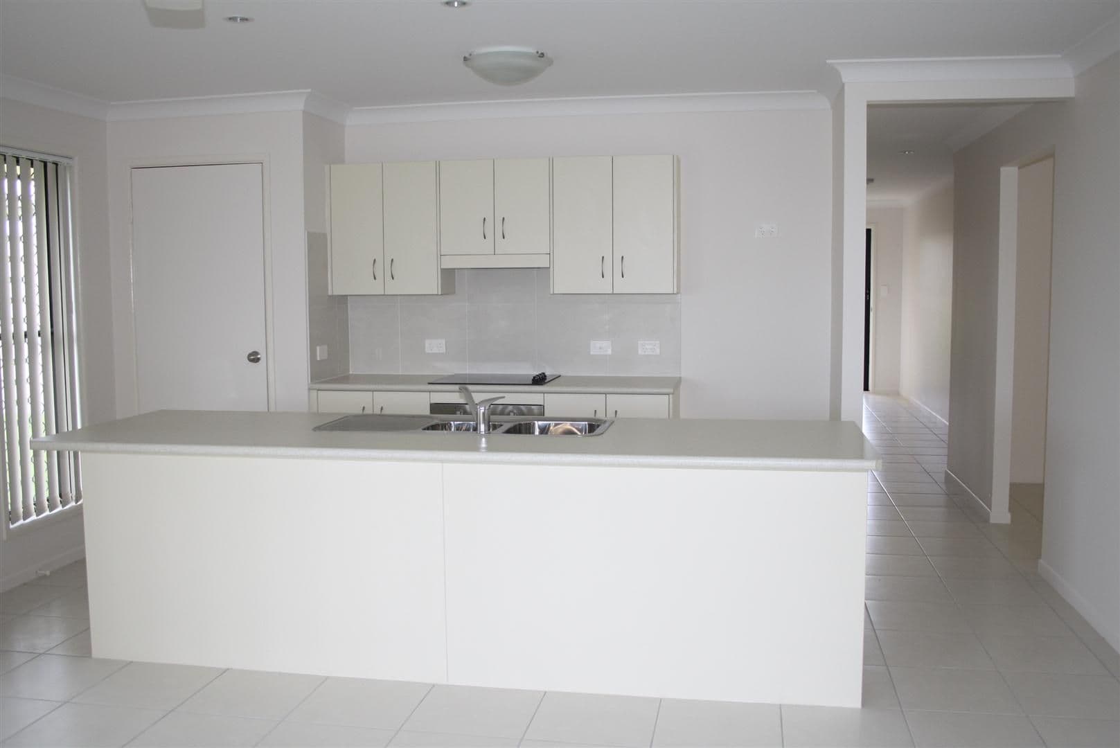 24 Bronco Crescent, GRACEMERE QLD 4702, Gracemere - Thumbnail 2