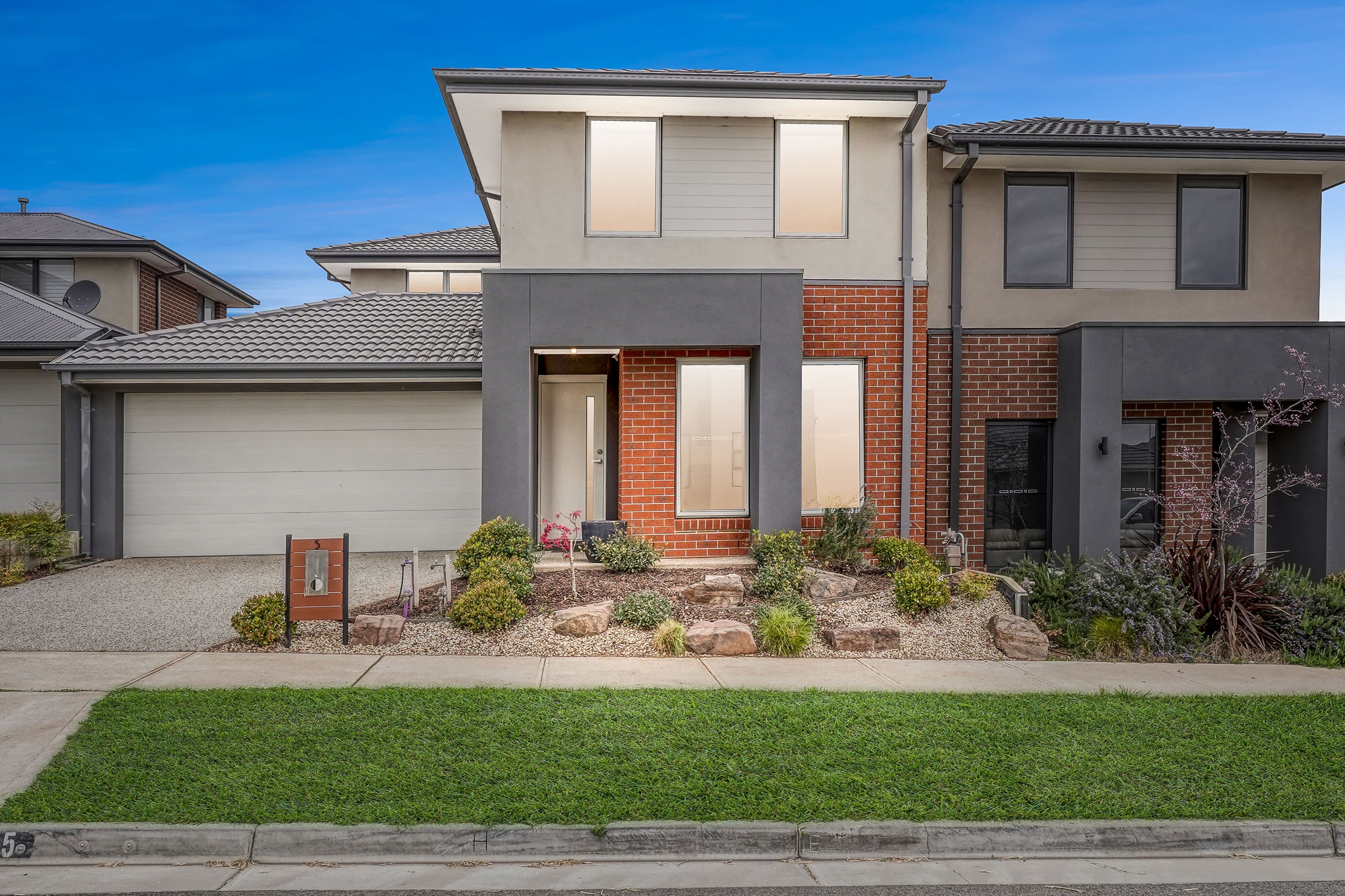 5 Swindale Way, Clyde North VIC 3978, Clyde North - Image 1