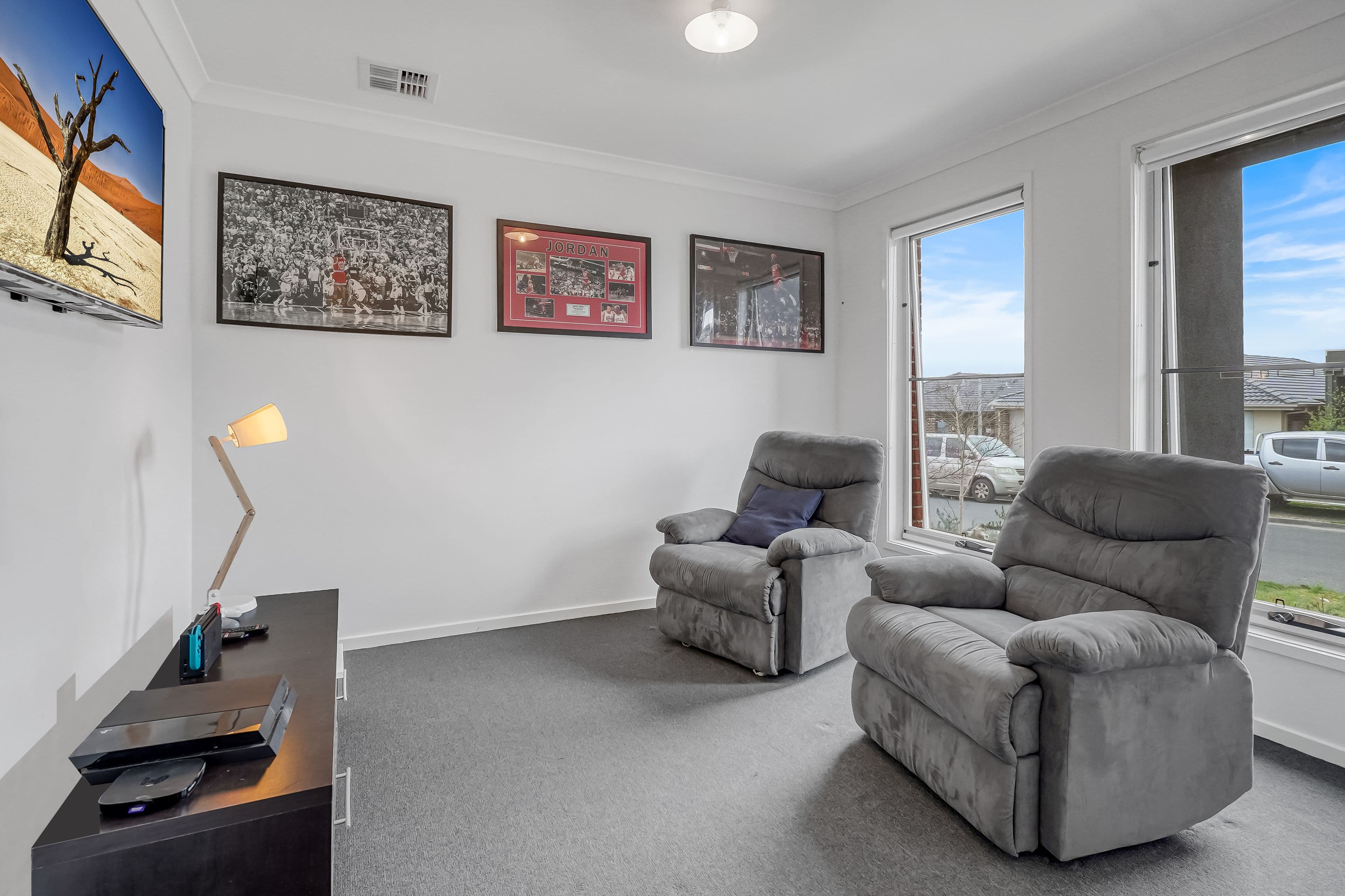 5 Swindale Way, Clyde North VIC 3978, Clyde North - Thumbnail 2