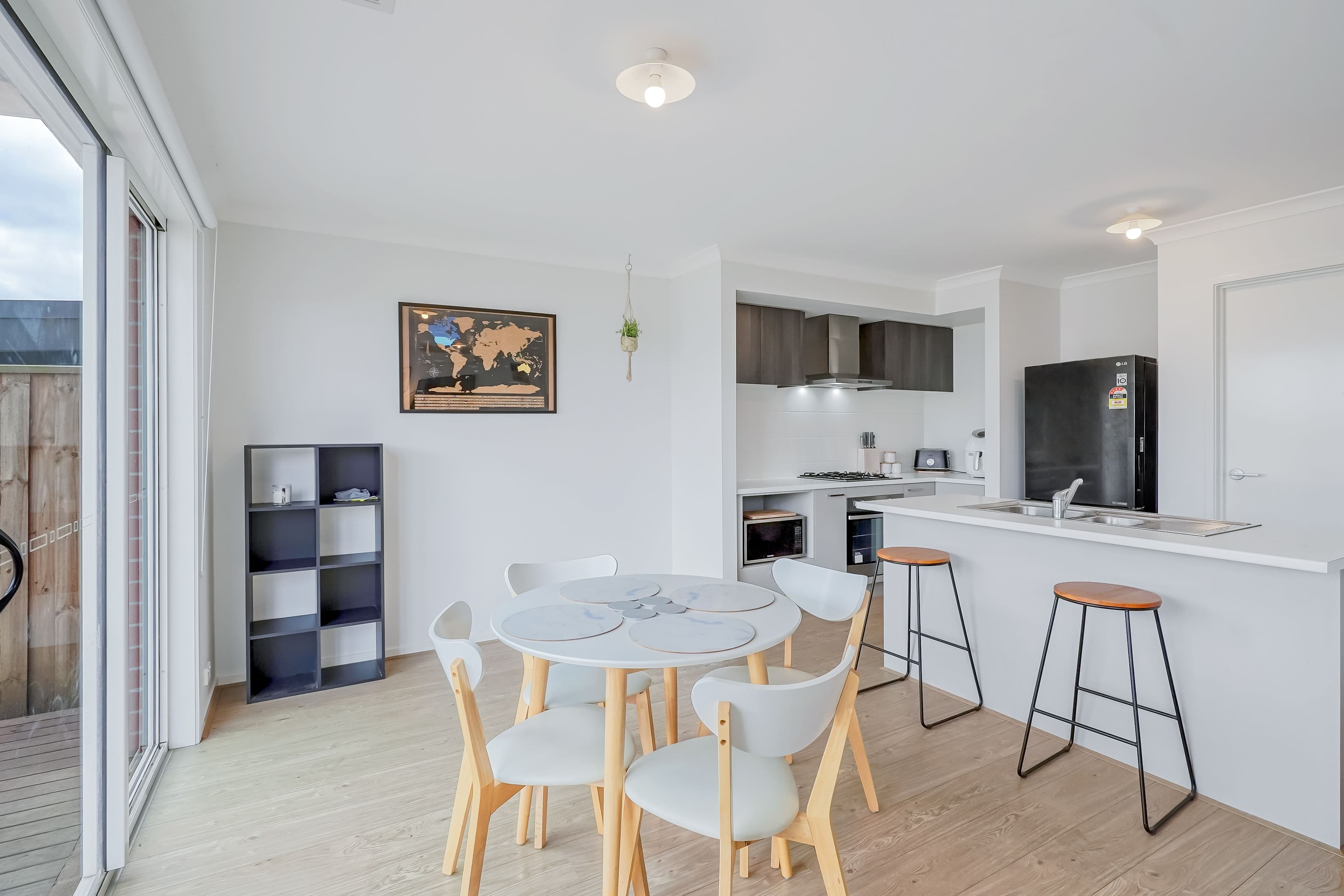 5 Swindale Way, Clyde North VIC 3978, Clyde North - Thumbnail 4