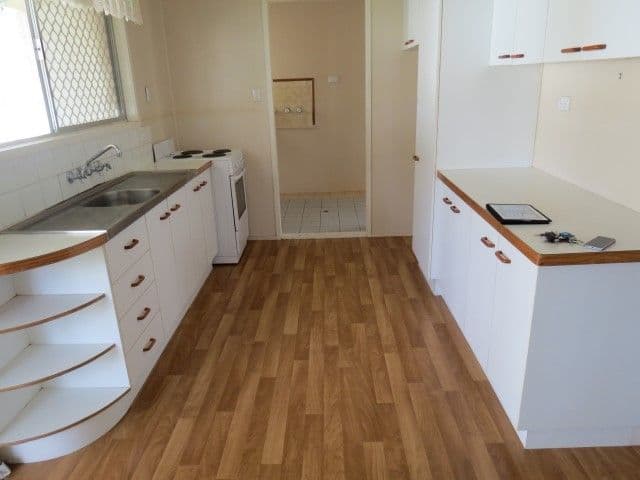 14 Holland Street, Roma QLD 4455, Roma - Thumbnail 2