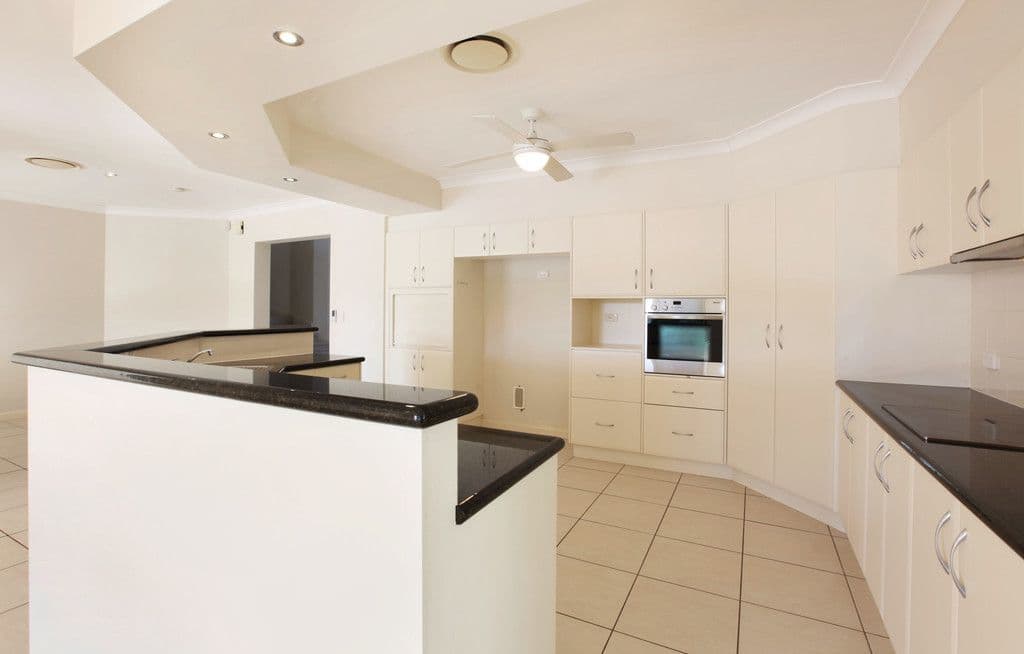 4 Braemer Court, Benowa Waters QLD 4217, Benowa - Thumbnail 5