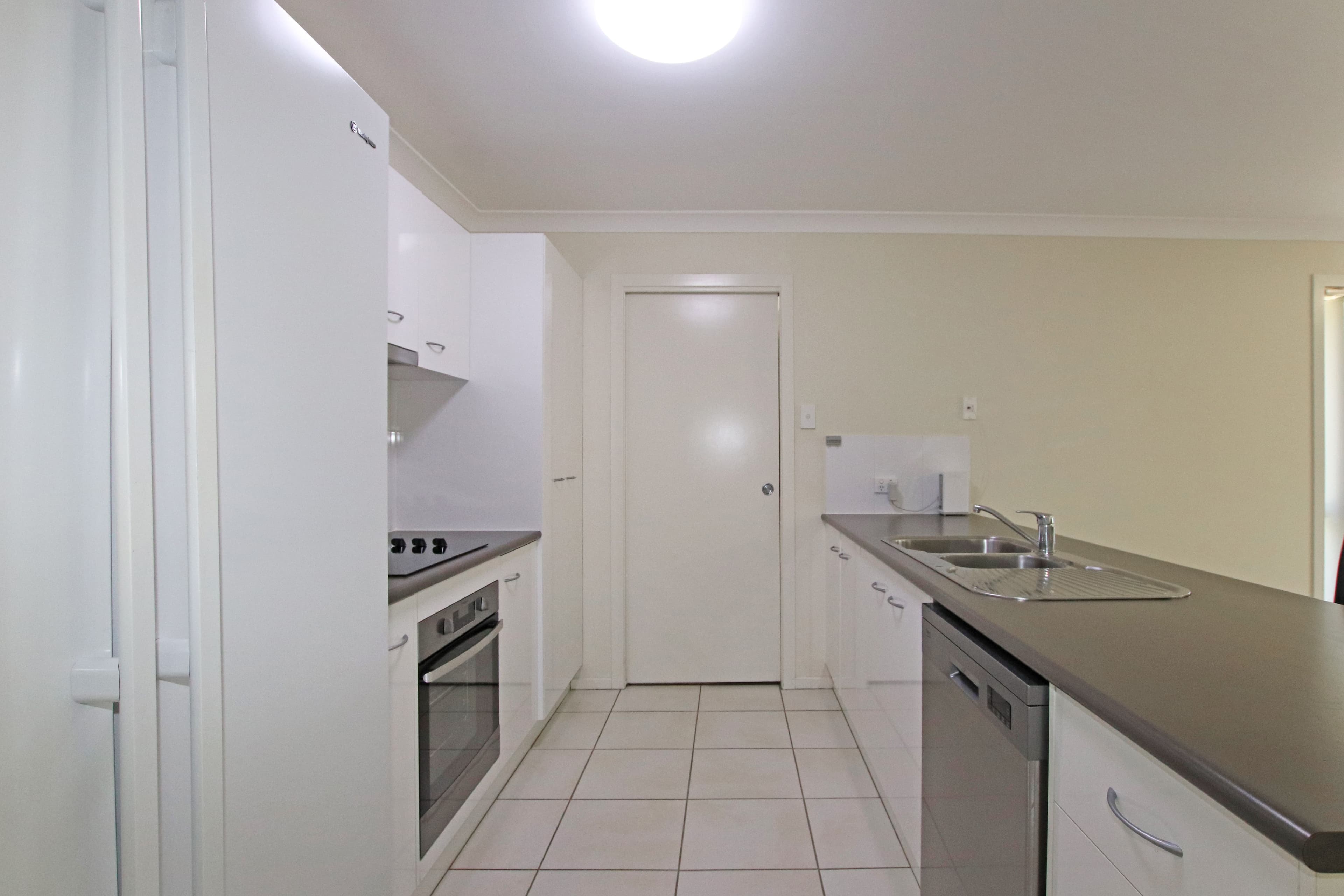 14 Earlsfield Street, Biloela QLD 4715, Biloela - Thumbnail 3