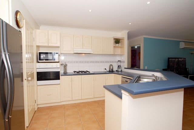6 Woodhall Place, TARNEIT VIC 3029, Tarneit - Thumbnail 2