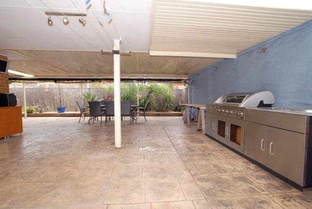 6 Woodhall Place, TARNEIT VIC 3029, Tarneit - Thumbnail 3