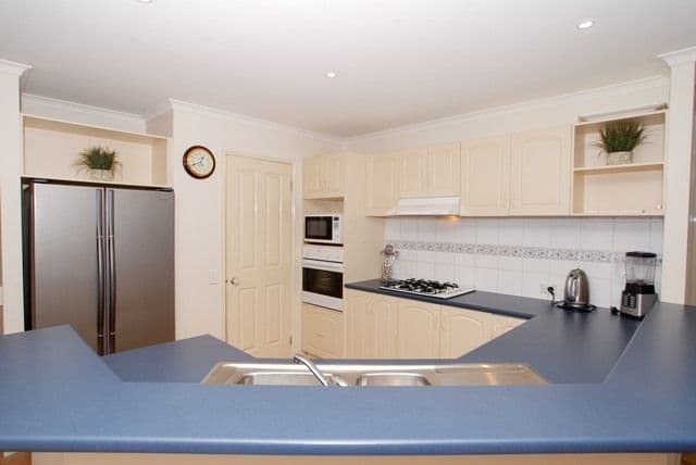6 Woodhall Place, TARNEIT VIC 3029, Tarneit - Thumbnail 4