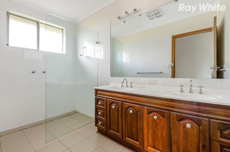 10 Kubis Crescent, Dingley Village VIC 3172, Dingley Village - Thumbnail 5