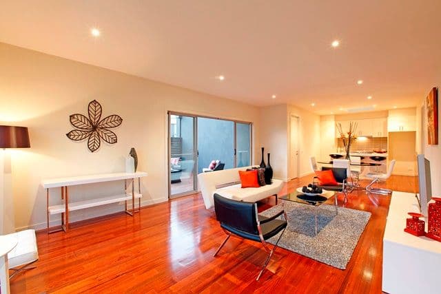 8 Chaleyer Street, RESERVOIR VIC 3073, Reservoir - Thumbnail 3
