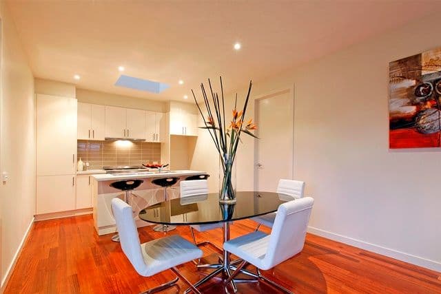 8 Chaleyer Street, RESERVOIR VIC 3073, Reservoir - Thumbnail 4