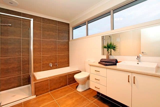 8 Chaleyer Street, RESERVOIR VIC 3073, Reservoir - Thumbnail 6