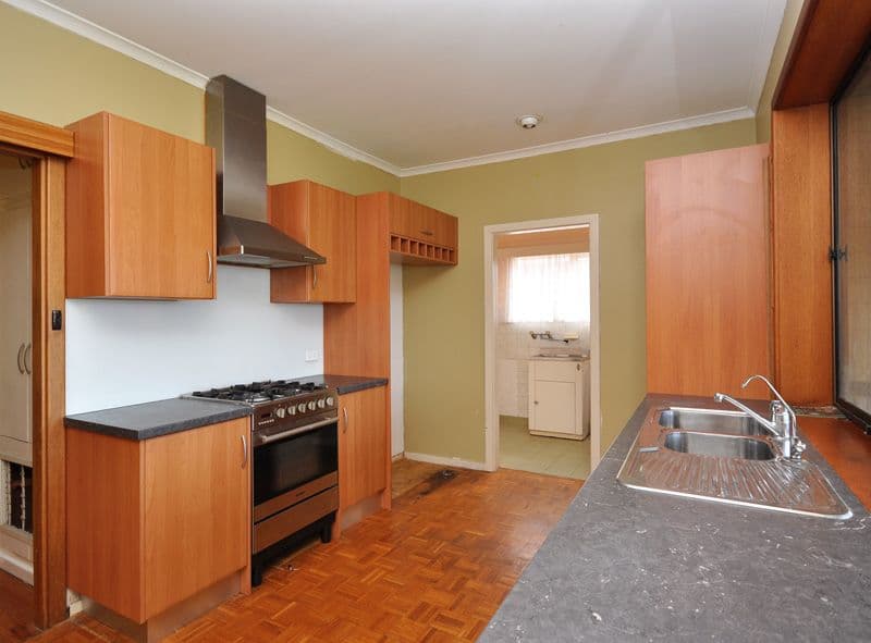 22 Lomond Avenue, SEACOMBE HEIGHTS SA 5047, Seacombe Heights - Thumbnail 2