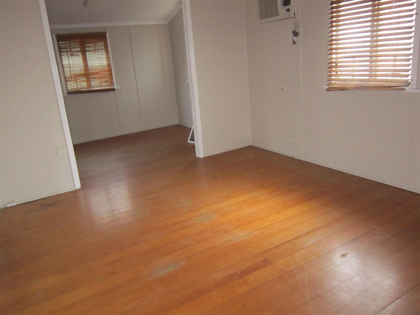76 Dee Street, Mount Morgan QLD 4714, Mount Morgan - Thumbnail 5