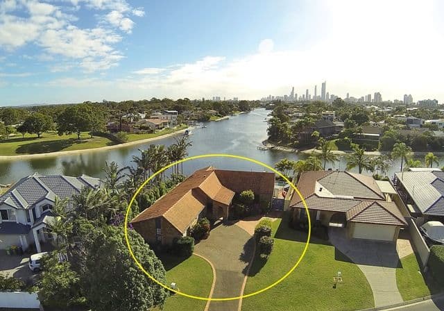 26 Cocos Crescent, BROADBEACH WATERS QLD 4218, Broadbeach Waters - Thumbnail 2