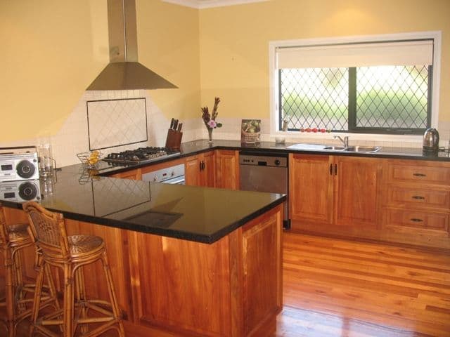 9 McVicar Street, KOROIT VIC 3282, Koroit - Thumbnail 2
