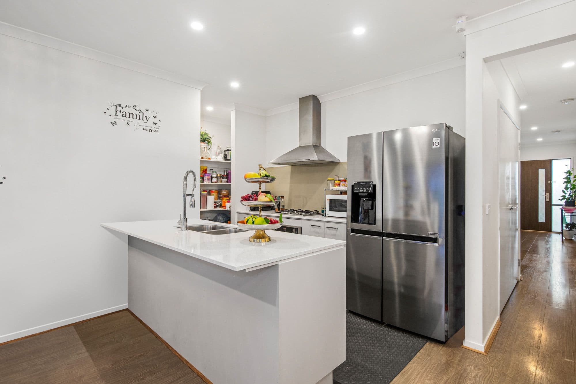 4 Avonbury Drive, Werribee VIC 3030, Werribee - Thumbnail 3
