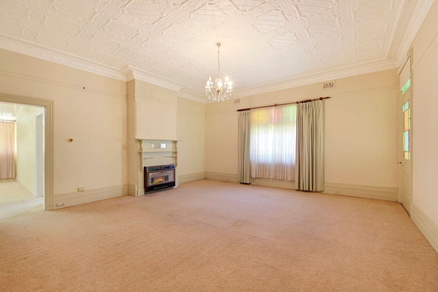 13 Lithgow Street, GOULBURN NSW 2580, Goulburn - Thumbnail 5