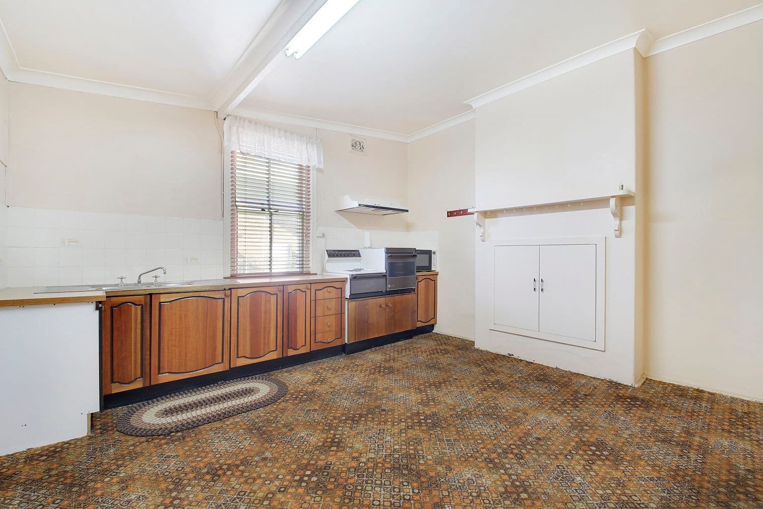 13 Lithgow Street, GOULBURN NSW 2580, Goulburn - Thumbnail 6