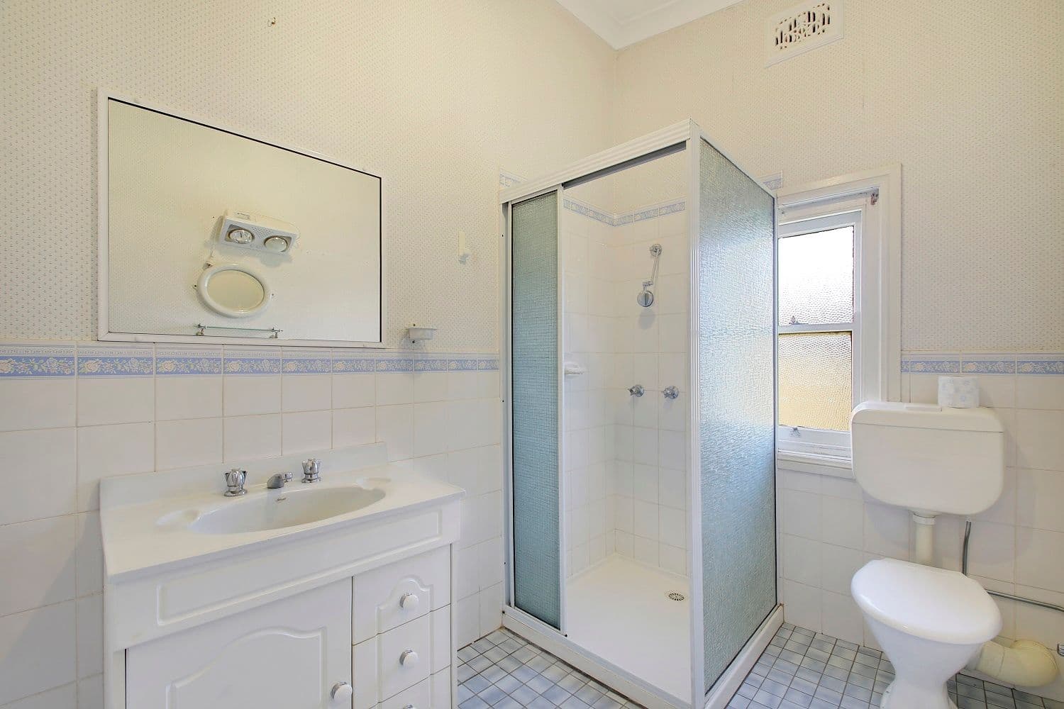 13 Lithgow Street, GOULBURN NSW 2580, Goulburn - Thumbnail 7