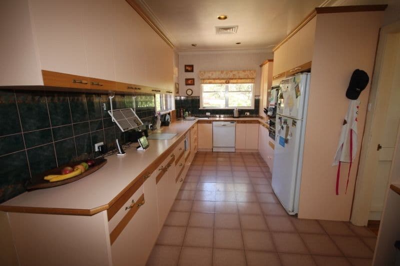 11 Myrene Avenue, TAMWORTH NSW 2340, Tamworth - Thumbnail 8