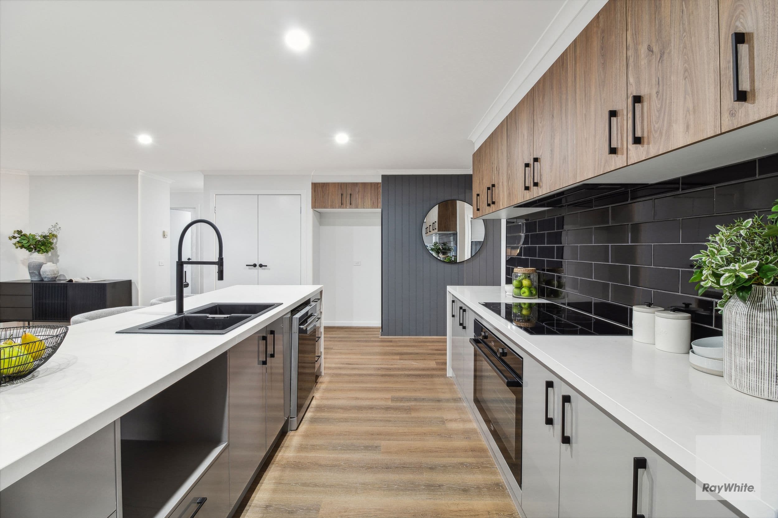 30 Glenelg Boulevard, Taylors Hill VIC 3037, Taylors Hill - Thumbnail 5