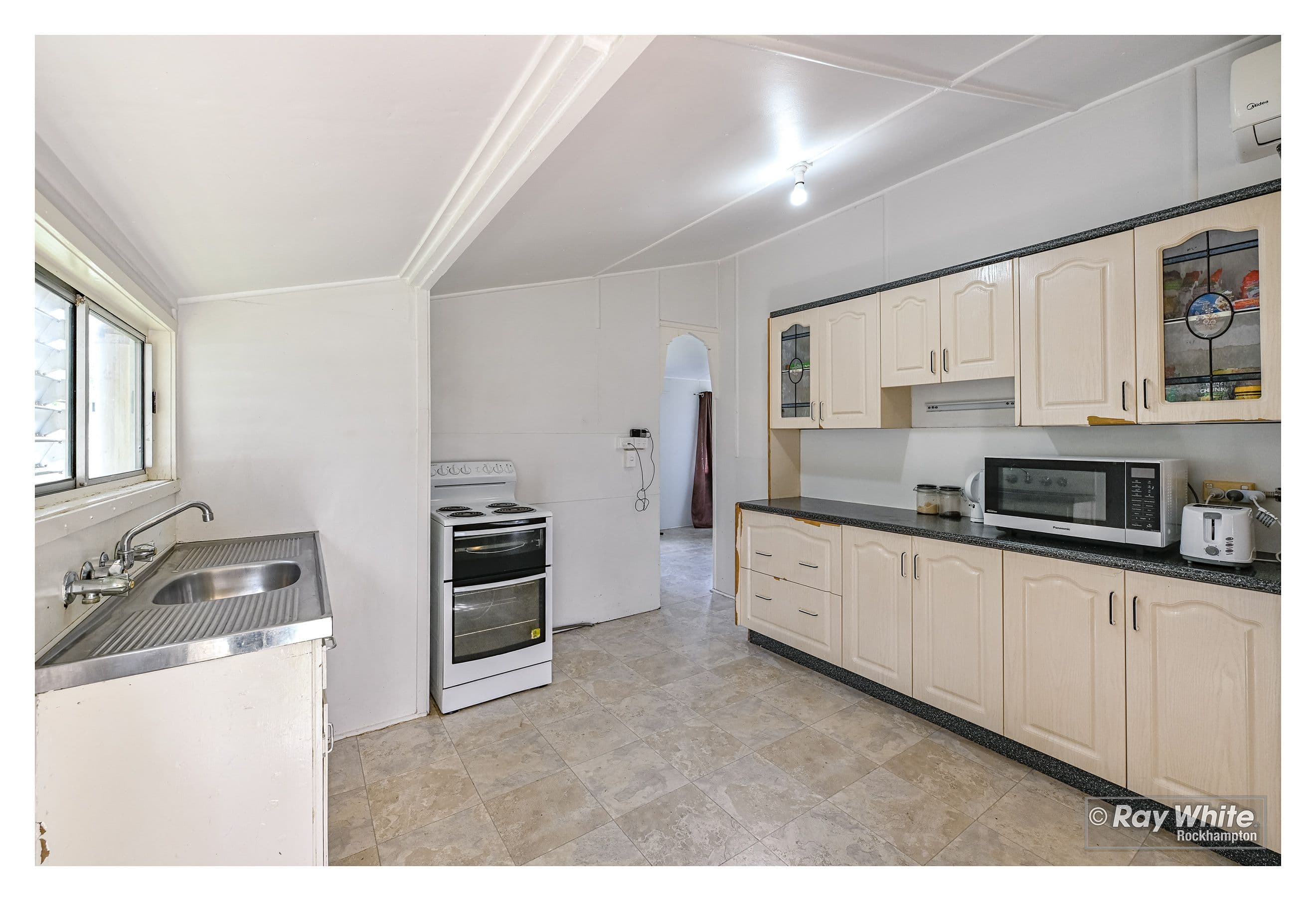 103 Leamington Street, Berserker QLD 4701, Berserker - Thumbnail 3