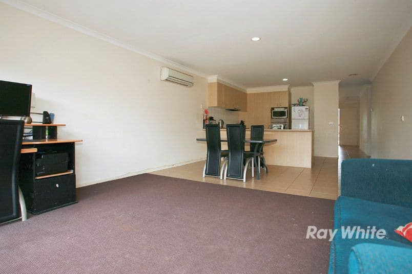 104 Majestic Boulevard, CRANBOURNE VIC 3977, Cranbourne - Thumbnail 3