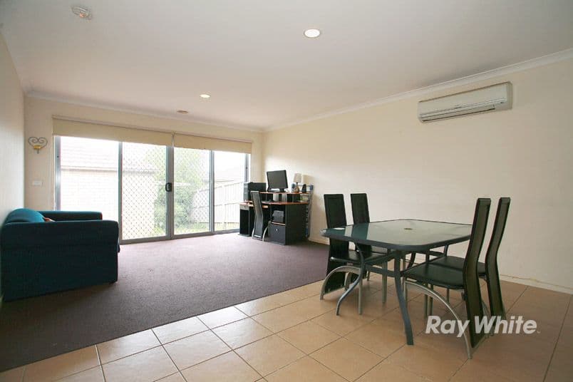 104 Majestic Boulevard, CRANBOURNE VIC 3977, Cranbourne - Thumbnail 4