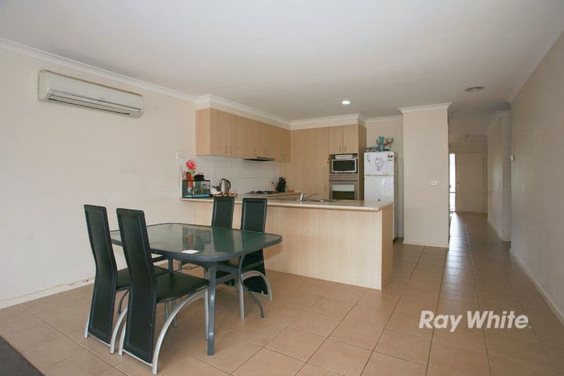 104 Majestic Boulevard, CRANBOURNE VIC 3977, Cranbourne - Thumbnail 6