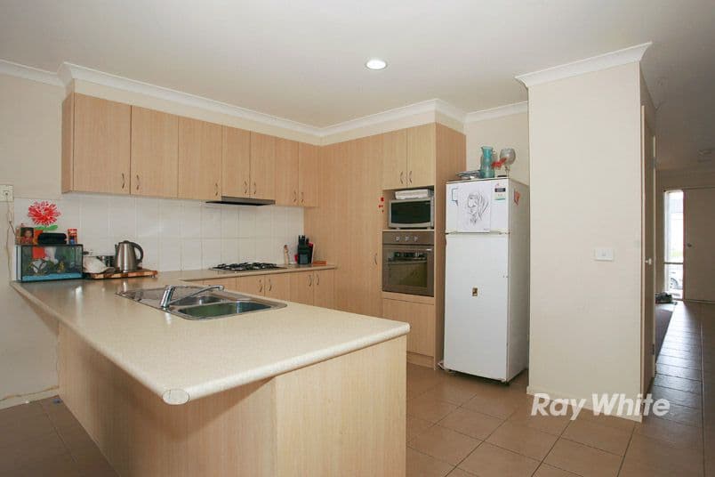 104 Majestic Boulevard, CRANBOURNE VIC 3977, Cranbourne - Thumbnail 7